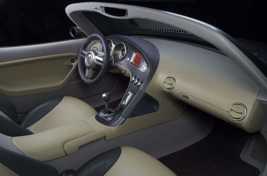  Pontiac Solstice Roadster Concept 2002 года  (фото 2 из 34)